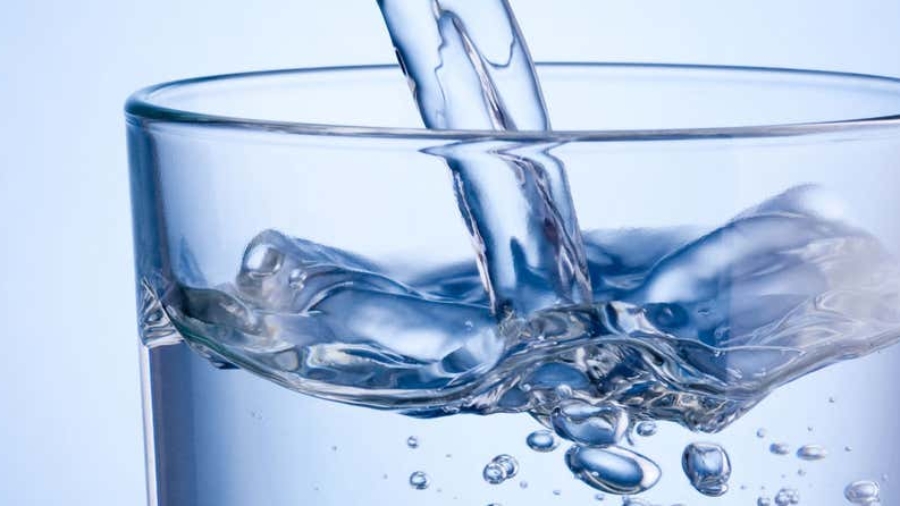 Glass-of-water-close-up_iStock-507119263_2021-08_Hero_1336x614